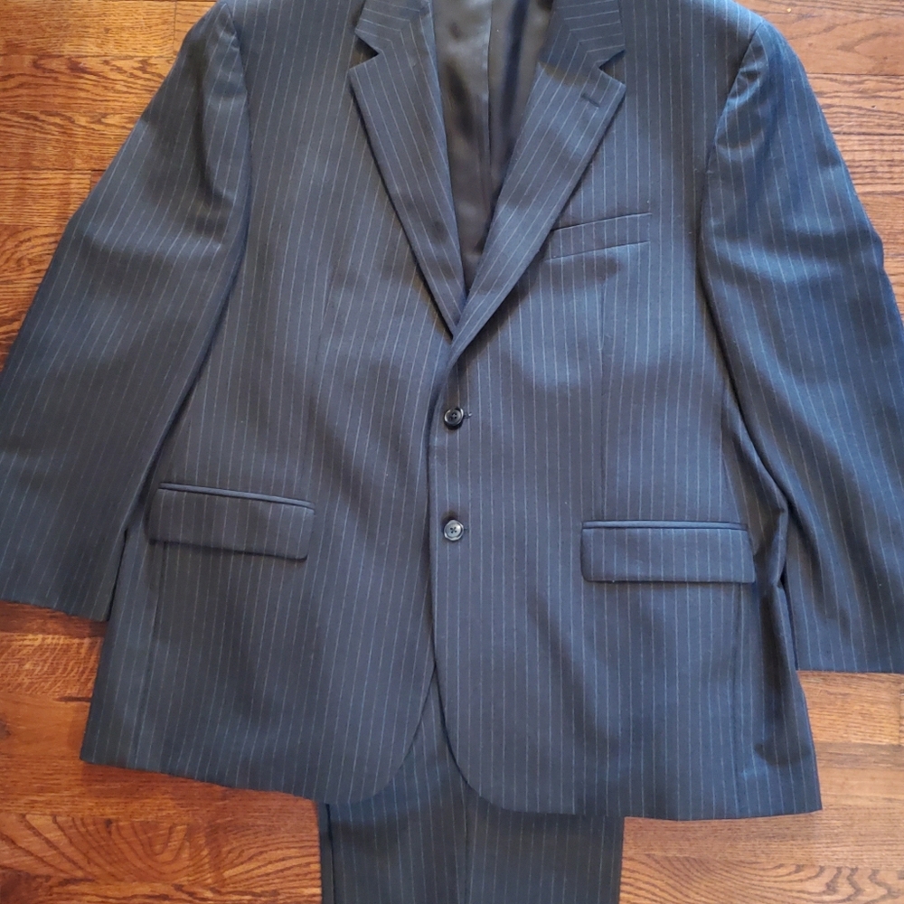 Izod Grey Pinstrip Suit 48R 43W